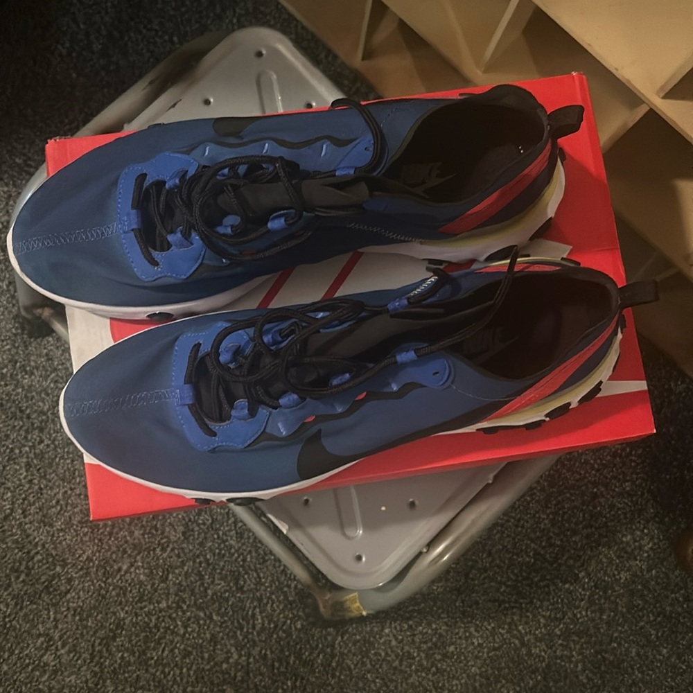 Nike react sneakers in excellent condition